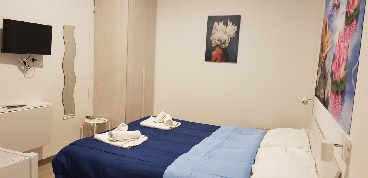 La Fleur Hotel Syracuse Room photo